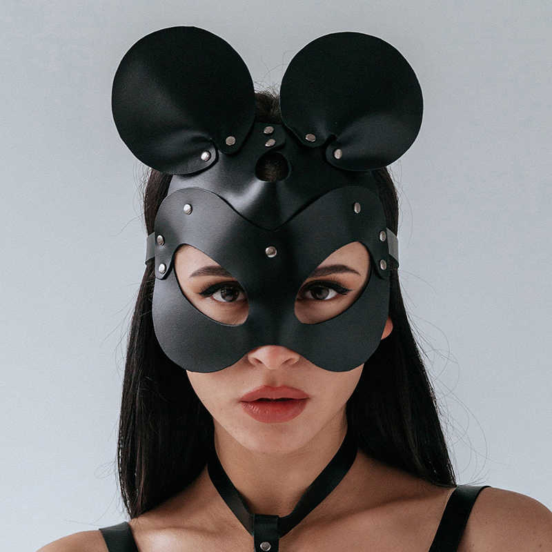Top Tips From Sex Expert On Making Wearing A Mask Sexy In The Bedroom Essex Magazine